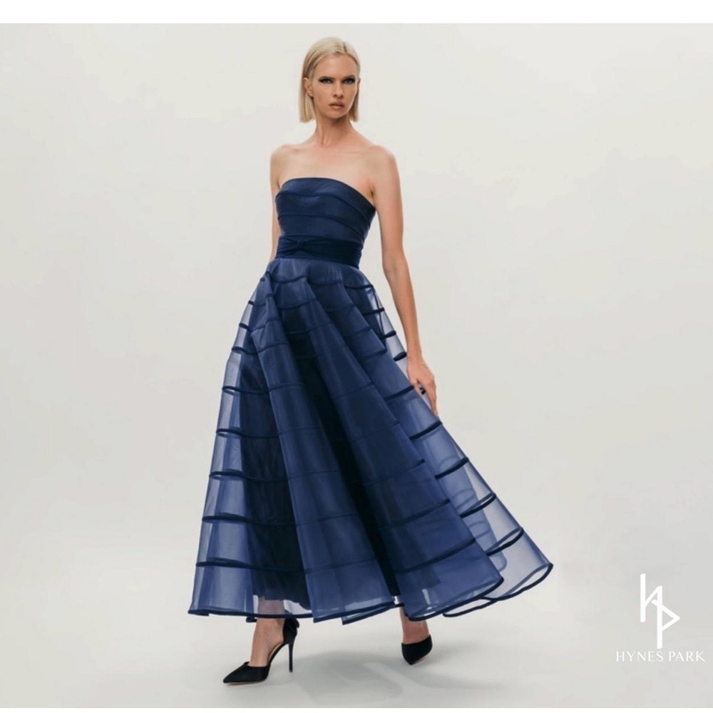 NWT Hynes Park M561 Navy Strapless A-Line Formal Dress. Size 8